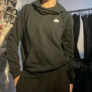nike sweatshirt